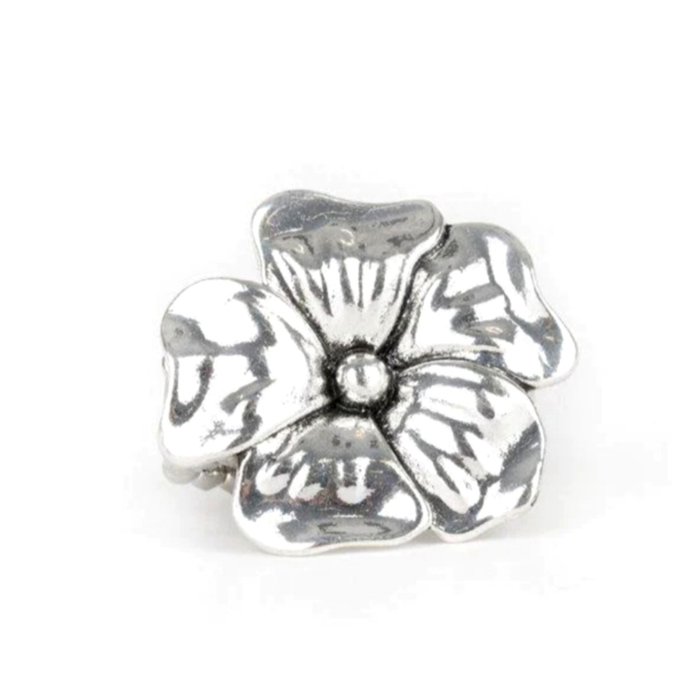 Paparazzi Silvertone Flower Ring 224